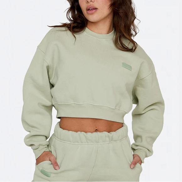 set active cropped crewneck
